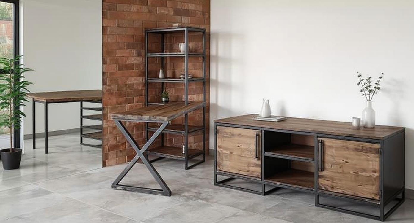 Industrieller Multifunktions-Schreibtisch mit Stauraum für modernes Homeoffice